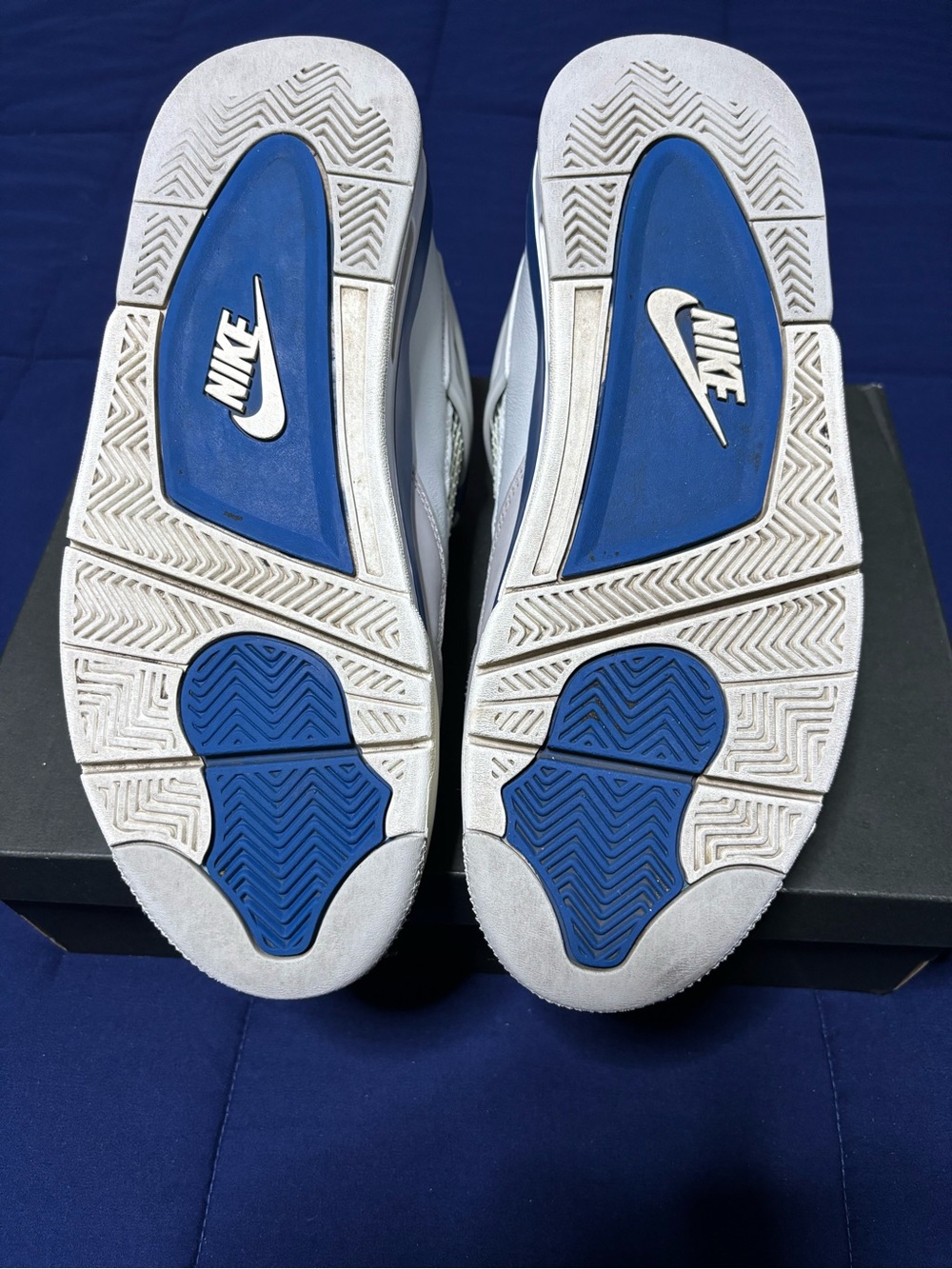 Jordan 4 Retro Military Blue 2024 Size 9.5 - Picture 5 of 8